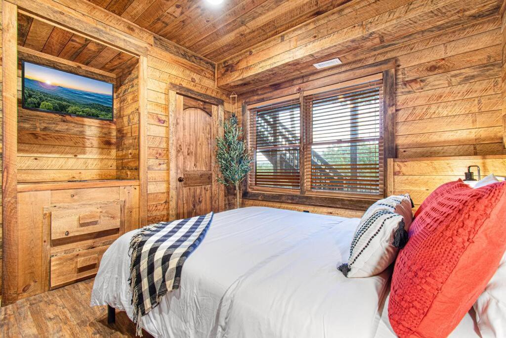 Cherry Log Summit Cabin By Bk Stays - Family Friendly - Playground - Game Room - Jacuzzi - Amazing Mountain Views Bagian luar foto