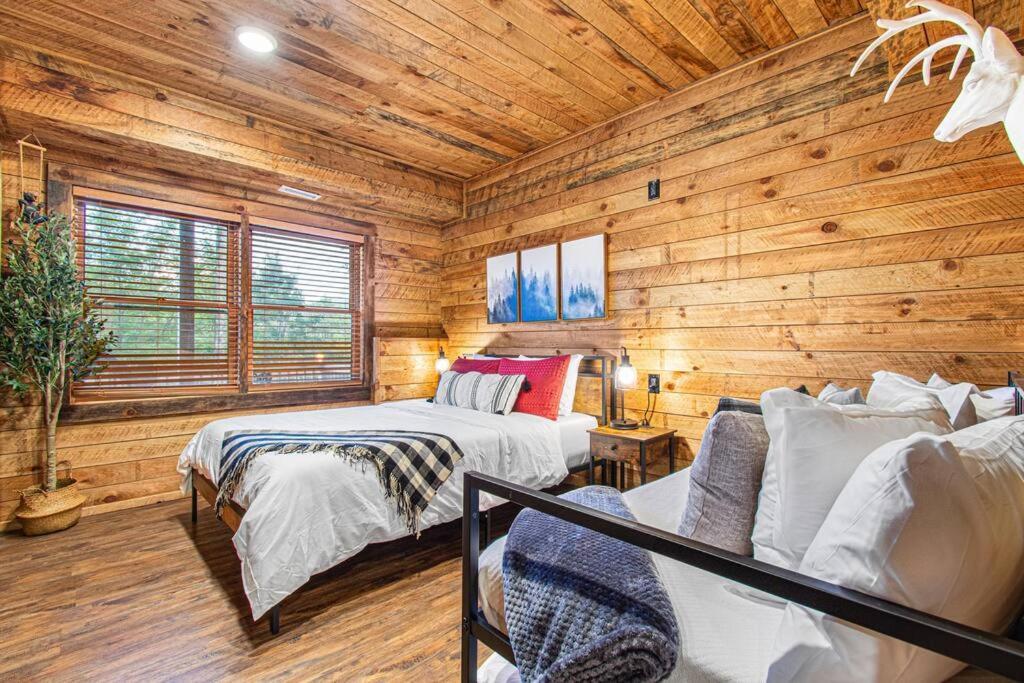 Cherry Log Summit Cabin By Bk Stays - Family Friendly - Playground - Game Room - Jacuzzi - Amazing Mountain Views Bagian luar foto