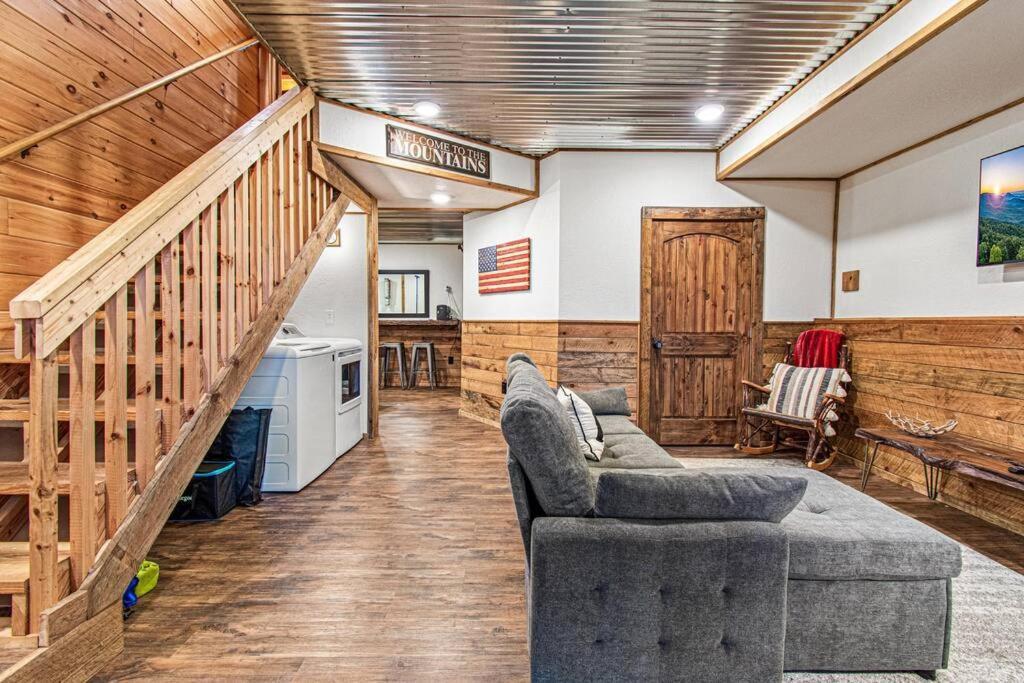 Cherry Log Summit Cabin By Bk Stays - Family Friendly - Playground - Game Room - Jacuzzi - Amazing Mountain Views Bagian luar foto