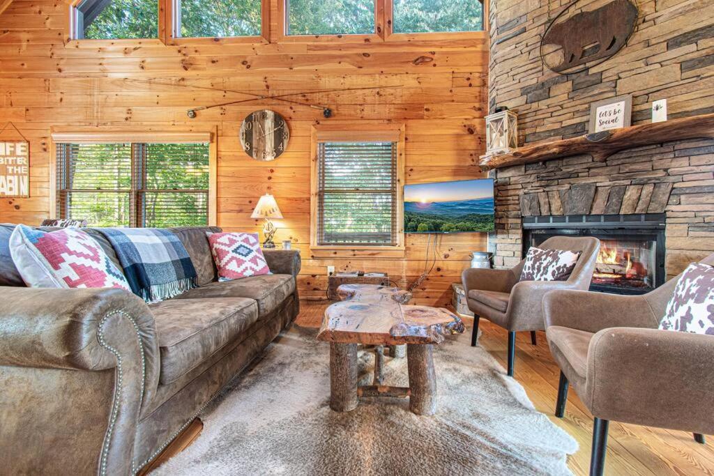 Cherry Log Summit Cabin By Bk Stays - Family Friendly - Playground - Game Room - Jacuzzi - Amazing Mountain Views Bagian luar foto