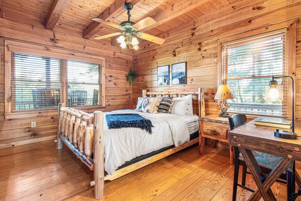 Cherry Log Summit Cabin By Bk Stays - Family Friendly - Playground - Game Room - Jacuzzi - Amazing Mountain Views Bagian luar foto